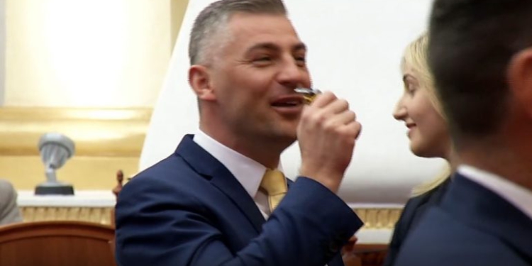 Morën peng dhe dhunuan Ilir Topçiun, del nga burgu vëllai i deputetit të Berishës dhe dy të tjerë