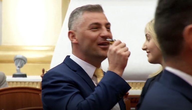 Morën peng dhe dhunuan Ilir Topçiun, del nga burgu vëllai i deputetit të Berishës dhe dy të tjerë