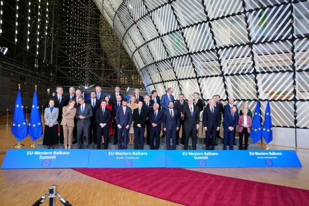 Publikohet deklarata e përbashkët nga samiti/ BE angazhohet për anëtarësimin e Ballkanit Perëndimor