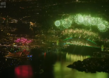 VIDEO-Mbërrin 2026-a në Australi, spektakël fishekëzjarresh në Sydney