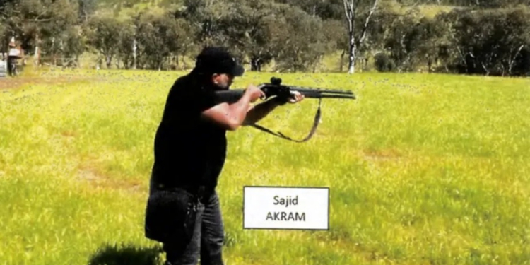 Sulmi në Australi me 15 viktima, autorët hodhën eksplozivë para se të qëllonin, kryen stërvitje për disa javë