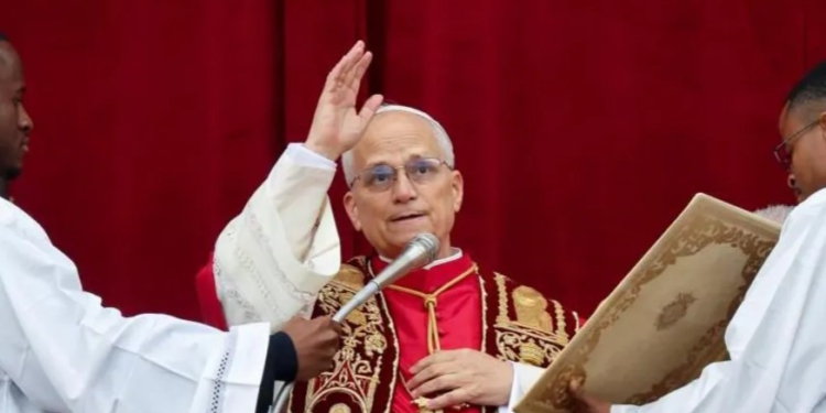 Mesazhi “Urbi et Orbi”, Papa thirrje Kievit e Moskës të ulen në bisedime, mesazh edhe për Gazën