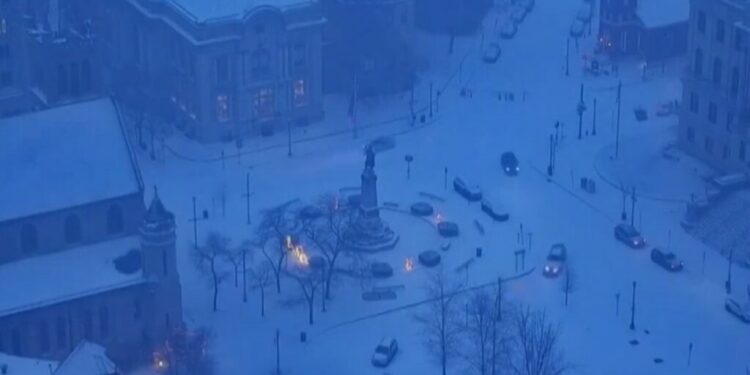 Stuhia e borës, anulohen fluturimet në SHBA! Edhe vendet nordike përfshihen nga një stuhi e fuqishme
