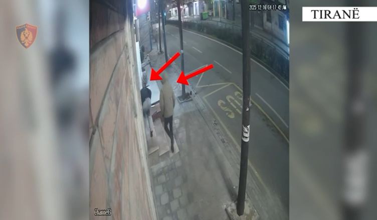 Vodhën para dhe pajisje në tre dyqane në Tiranë, arrestohen dy autorët