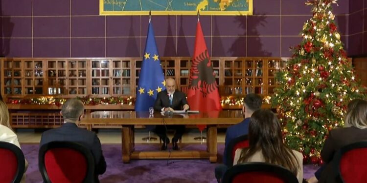 “Çorba mediatike e politike…”, Rama në konferencën e fundvitit: Shqipëria, vend lider në rajon për administratën