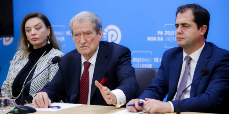 “Bëhuni gati për përshkallëzim të luftës”/ Berisha tregon aksionin politik: Duam qeveri teknike dhe zgjedhje të lira