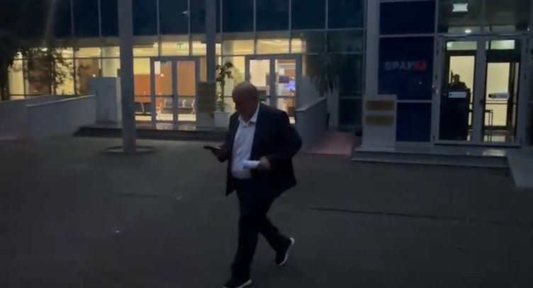 Del nga Prokuroria e Posaçme, ish-drejtori i Burgjeve Agim Ismaili. Nën hetim për tentativën e hakerimit të SPAK?