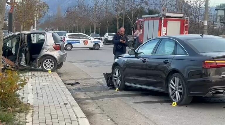 Kamëz, dy makina përfshihen në një aksident, mbetën të plagosur 4 persona