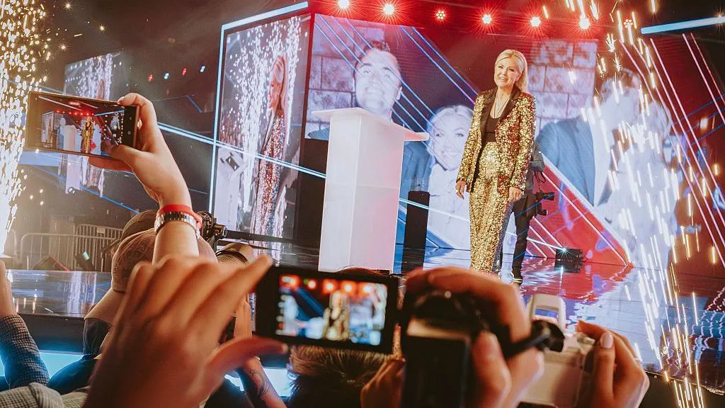 Erika Kirk mbështet JD Vance për president, tensione dhe përçarje në kampin konservator