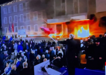 Protesta e opozitës para Kryemistrisë, reagon Balla: Sali, ti nuk e djeg dot më Shqipërinë