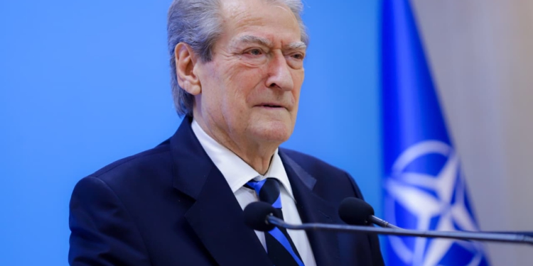 Berisha vijon me premtimet: T’u japim njerëzve falas tokat publike, që të ndërtojnë shtëpi