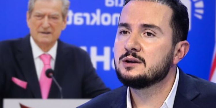 A do të garojë përballë Berishës në Prill? Ja si përgjigjet Ervin Salianji!