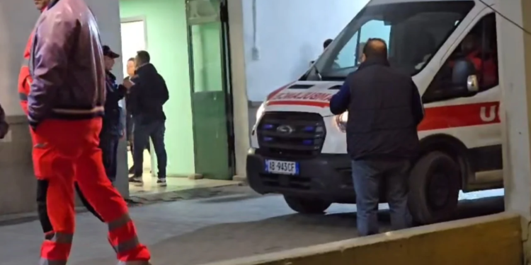 45-vjeçari ka marrë plagë në gjoks dhe bark/ Zbardhen detaje nga plagosja me thikë në Durrës (EMRI)