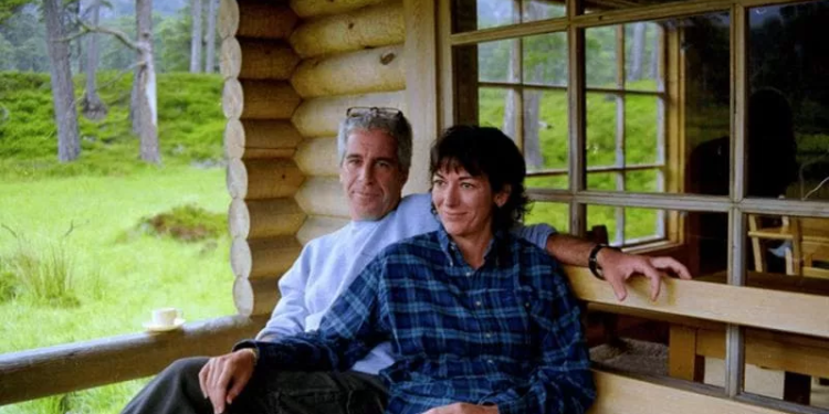 Si Jeffrey Epstein u pasurua përmes seksit, mashtrimit e pabesisë
