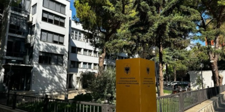 “Ore ça ka ky qeni që flet?”- Grupi kriminal me 22 persona të arrestuar, si ranë në kurthin e policëve të infiltruar! (Dosja)