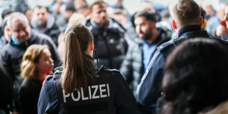 “Vjedhje si në filma”/ Grabiten 30 milionë euro dhe mijëra bizhuteri ari në një bankë! Zbulohet skema që ndoqën hajdutët dhe..