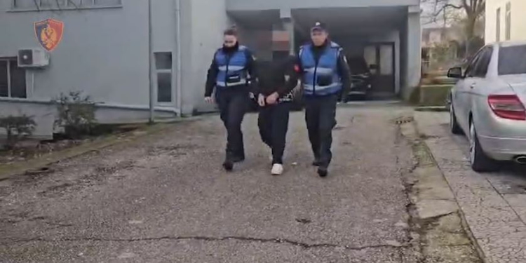 Fajde me burime kriminale në “Exchange”, në pranga 3 anëtarët e një fisi nga Lazarati, në kërkim një i katërt! Sekuestrohen..  