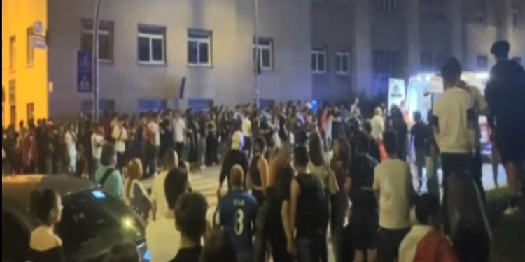 Dënohet me 12 vite burg shqiptari në Itali, plagosi me thikë dy persona pas ndeshjes së futbollit. Dyshohet se..