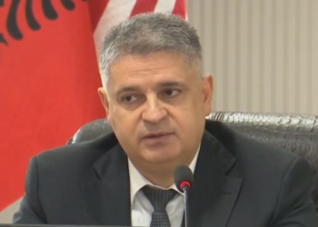 “Shumicës i pëlqen kafeja në SPAK”, Adnan Xholi tregon çfarë do i thoshte dikujt me pushtet në zyrë