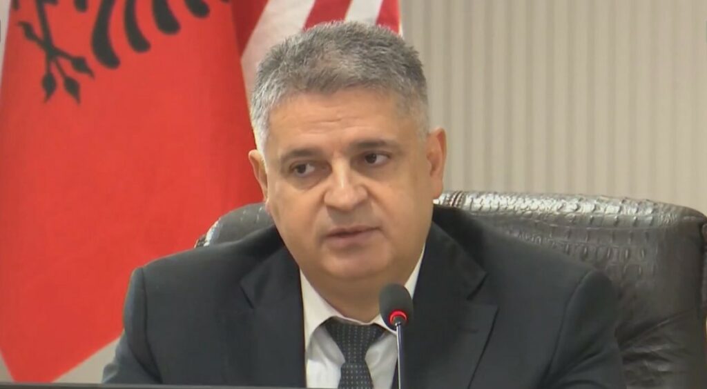 “Shumicës i pëlqen kafeja në SPAK”, Adnan Xholi tregon çfarë do i thoshte dikujt me pushtet në zyrë