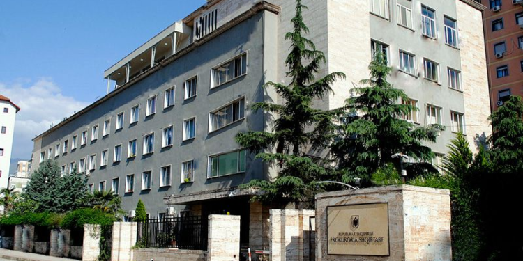 “Dëmtuan buxhetin”, lëshohen 8 masa sigurie, 5 prej tyre zyrtarë të bashkisë Tiranë e IMT-së