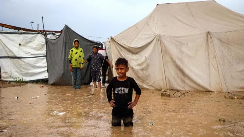 Gaza përballet me stuhinë “Byron”, mijëra familje në rrezik nga përmbytjet dhe mungesa e ndihmave