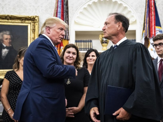 Gjykatësi i Gjykatës së Lartë të SHBA paralajmëron për përplasje mes presidentit, Kongresit dhe gjykatave