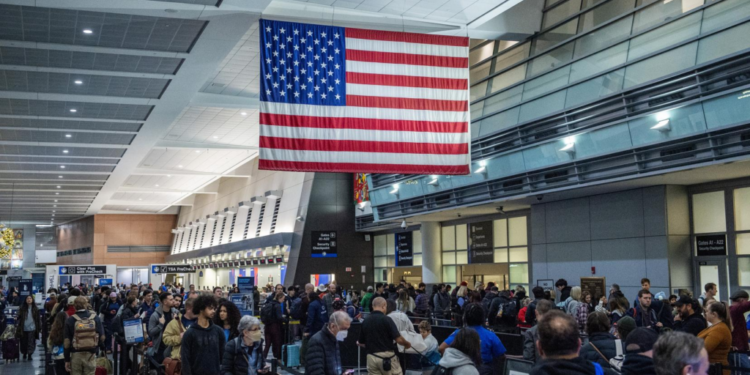 Nga pasaporta tek skanimi i syrit, hyrja në SHBA plotësisht e kontrolluar