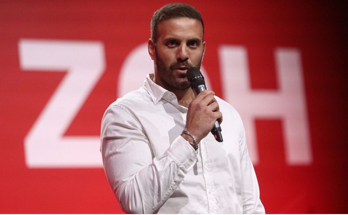 VIDEO/ Incident i rëndë në Strasburg, eurodeputeti ish-basketbollist grushton në mes të rrugës gazetarin! Detajet, emrat dhe..