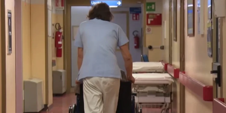 Tragjedi në familje, nënë e bijë humbin jetën nga helmimi gjatë darkës së Krishtlindjes! Nën hetim disa persona përfshirë edhe mjekët