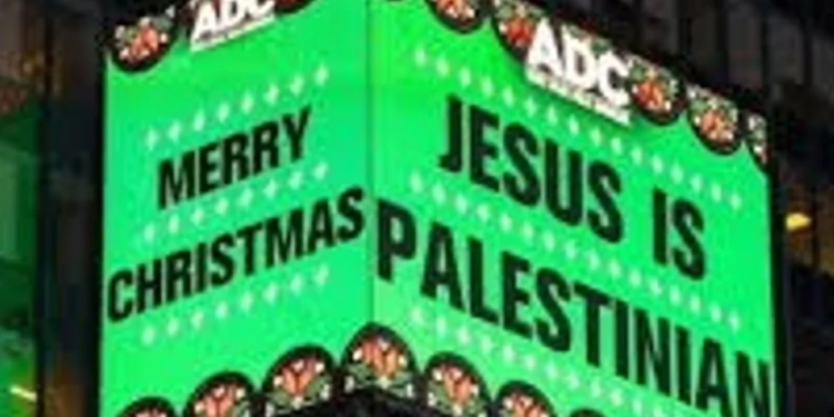 “Jezusi është palestinez”/ Shkakton reagime të shumta në publik tabela e neonit e shfaqur në Times Square për Krishtlindje