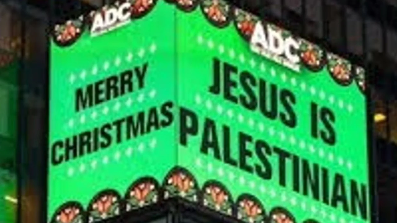 “Jezusi është palestinez”/ Shkakton reagime të shumta në publik tabela e neonit e shfaqur në Times Square për Krishtlindje