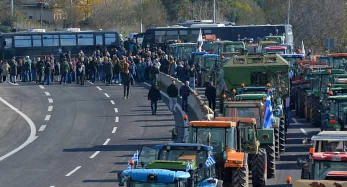 Tre orë protestë, bllokohet aksi rrugor Kakavijë-Janinë