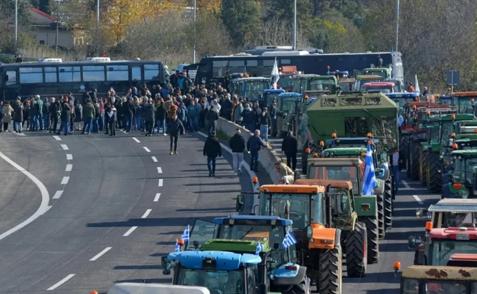 Tre orë protestë, bllokohet aksi rrugor Kakavijë-Janinë