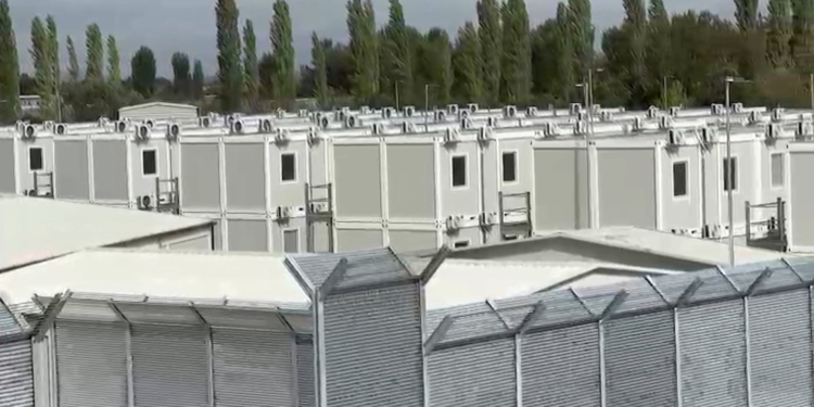 BE miraton listën e “vendeve të treta të sigurta”, Italia synon zhbllokimin për qendrat në Shqipëri
