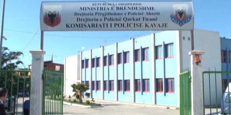 EMRI/ E rëndë në Kavajë, plagoset me thikë pronari i një marketi. Dyshohet se autori..