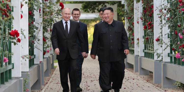 “Lufta në Ukrainë krijoi “lidhje gjaku” midis Koresë së Veriut dhe Rusisë”/ Ky është mesazhi që Kim Jong Un i dërgoi Putinit