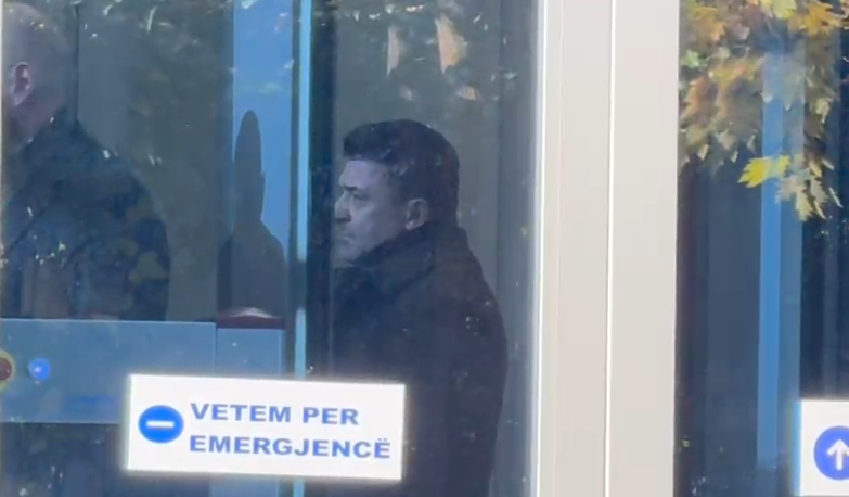 Ish-kryebashkiaku i Kavajës paraqitet në SPAK, zgjaten me 3 muaj hetimet për shpërdorim detyre