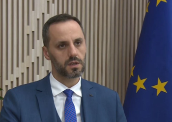 “Nuk zbardh vendimin prej një viti”, ministri Lamallari i kërkon ILD-së hetim disiplinor për gjyqtarin Ilir Përdeda