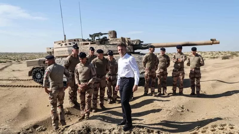 BE i jep dritën jeshile Macron-it: Është mirë të flitet me Kremlinin