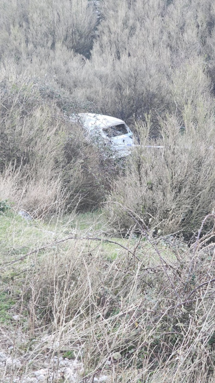 (VIDEO-FOTO) Pamjet e makinës së shkrumbuar/ Djegia e mjetit në Llogara, dyshime për vrasje