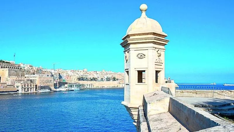Malta, parajsa e të pasurve dhe qyteti i kontrasteve: Luks, pasaporta dhe skandale