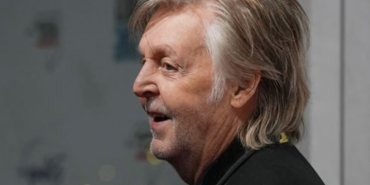 Paul McCartney kundër vendimit të BE: Lërini termat ‘hamburger’ dhe ‘salçiçe’ për ushqimet vegjetariane