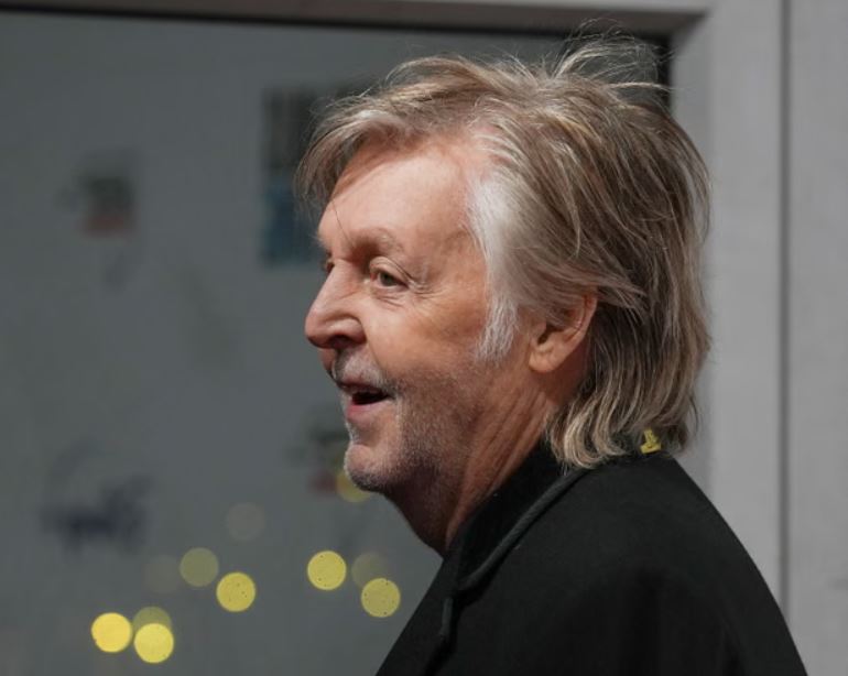 Paul McCartney kundër vendimit të BE: Lërini termat ‘hamburger’ dhe ‘salçiçe’ për ushqimet vegjetariane