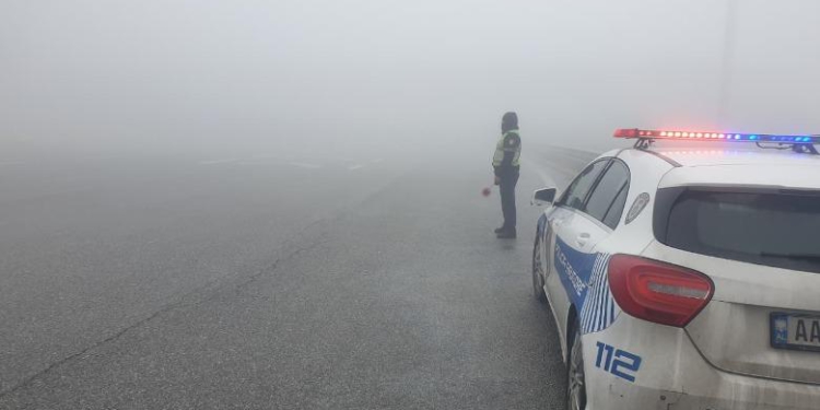 Mjegulla ‘pushton’ aksin Tuneli i Kalimashit-Morinë, policia apel drejtuesve të mos ecin me shpejtësi