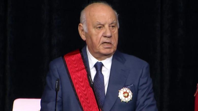 Ish-presidenti Alfred Moisiu dekorohet nga Begaj me urdhrin ‘Ylli i Madh’