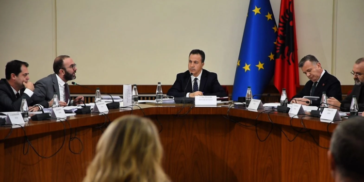 Çështja Balluku, gati 5 orë mbledhje te ‘Mandatet’/ Zbardhen detaje nga diskutimet, PS: Qëndrimin tonë do ta japim pas… 