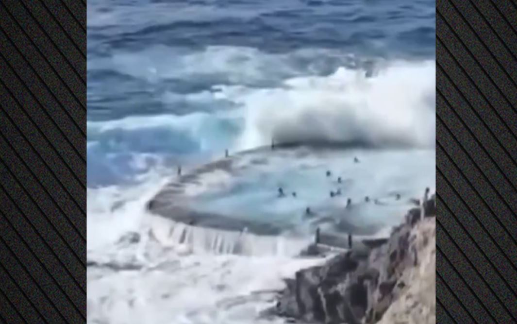 (VIDEO)Tenerife, dallga gjigante lëshohet mbi pishinën natyrore, humbin jetën 4 persona