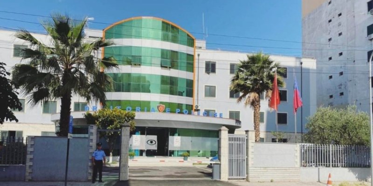 “Postoi në instagram foto të miat dhe…”/ I riu e denoncon në polici, e pëson 27-vjeçarja në Durrës!