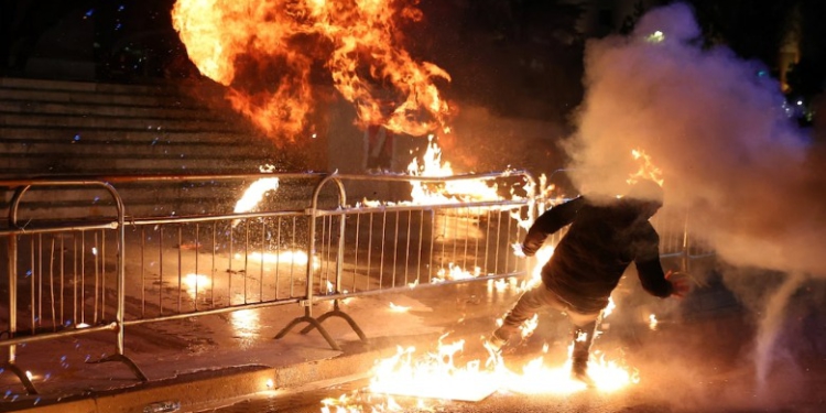 Protesta e PD-së para Kryeministrisë, ‘Reuters’ publikon analizën
